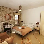 Pasha Port & Restaurant Hotel