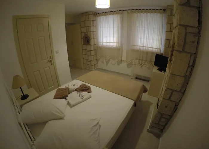 Pasha Port & Restaurant Hotel